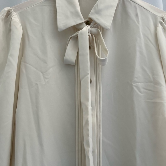 Bow Blouse Size XL - Picture 4 of 7